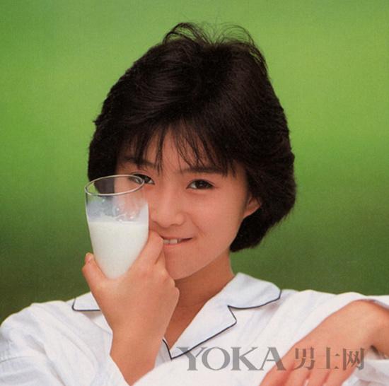 主打怀旧风:属于80年代记忆中的时髦发型