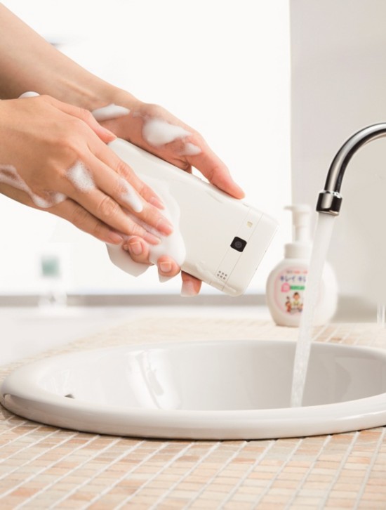 日本将发售可用洗手液清洗的手机 系全球首款