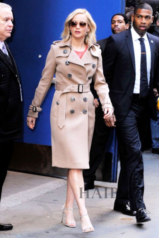 ղݸ˹ (Jennifer Lawrence) ɫŦԼ