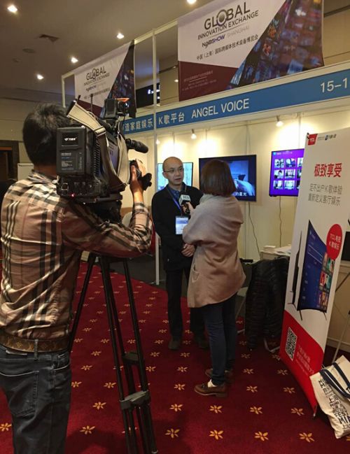 KΪƷ״NAB show-GIXᣬܶҵʿĹעKܵӶˣ¶֣ͥΪ˽KTVļ飬ˣչڼ䣬ΪչʾKڶ˷磬˴ͳ˷ľޣһӾʵK裬Ӯҵʿһº