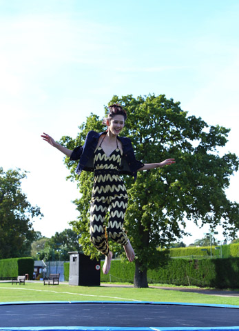 那广子拍摄跳跃大片 毒舌评委点赞很完美