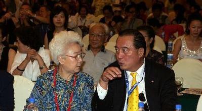 柯俊雄患肺癌病危进入ICU 肺腺部分切除手术无