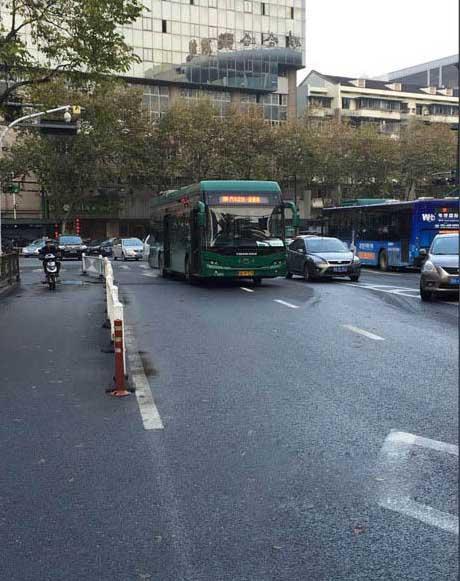 ײ���綯�� ����˾���³���Ǹ���Ⱪ��������Ѫ