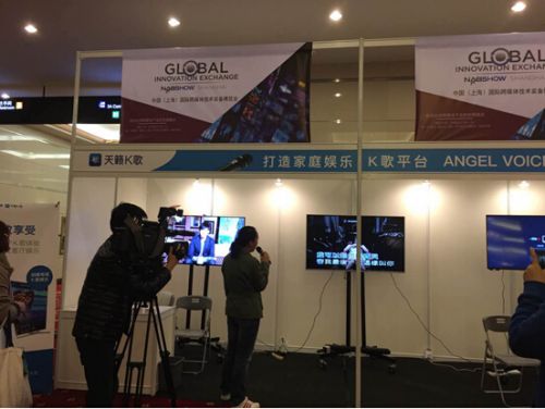 KΪƷ״NAB show-GIXᣬܶҵʿĹעKܵӶˣ¶֣ͥΪ˽KTVļ飬ˣչڼ䣬ΪչʾKڶ˷磬˴ͳ˷ľޣһӾʵK裬Ӯҵʿһº