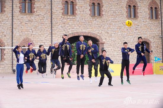 兄弟第三季:冯绍峰戴安全帽录跑男似光头强 活