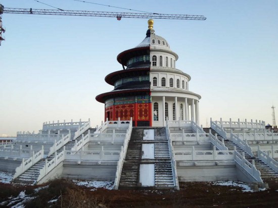 河北石家庄现奇特建筑 一半祈年殿一半西式楼