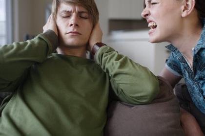 离婚大闹上房揭瓦 揭夫妻吵架冷战怎么办(组图