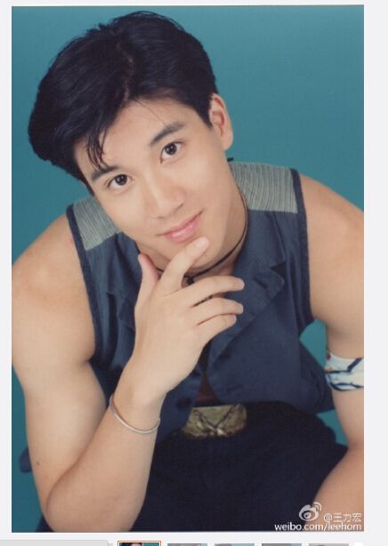 王力宏晒20年前青涩旧照 穿<em>马甲</em>秀<em>肌肉</em>(组图)-