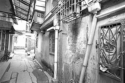 漳州龙海石码一老宅发现施琅功德碑 部分碑刻