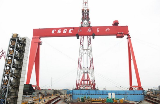 国内造船厂建好1600吨龙门吊 可用于造航母(组