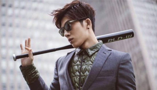 井柏然登杂志封面 最IN硬照时尚装成男友私