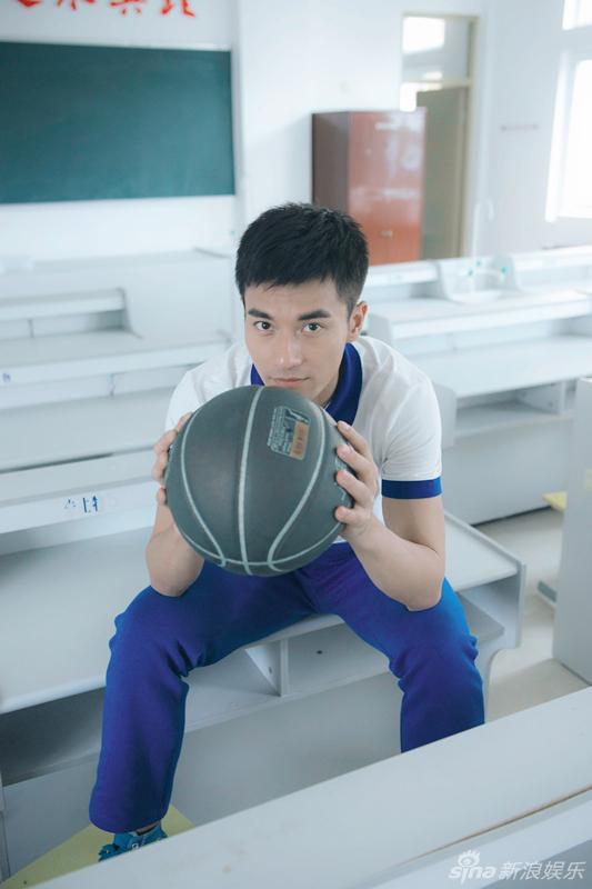 (组图)郑凯篮球小子写真曝光 清新阳光