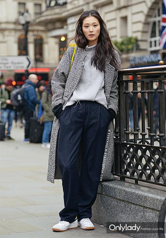 sneakers+and+pearls,+grey+coat