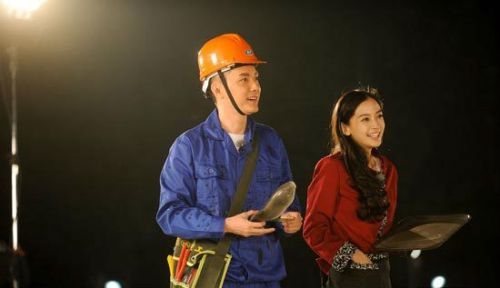 《跑男3》上演古堡无间道 鬼屋小天后Angel