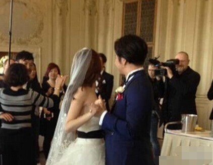 汪涵婚纱照_汪涵杨乐乐(3)