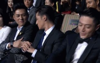 胡歌霍建华同框太恩爱靳东你不懂 老干部男神唤起你的