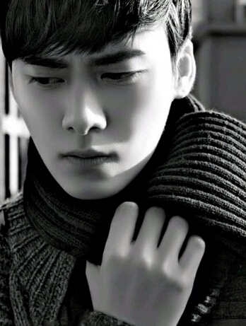 李易峰自曝女友标准 传李易峰有圈内女友李易