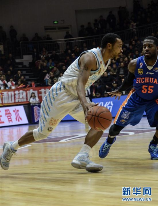 CBA-大魔王周琦刷新生涯得分新高 新疆主场胜