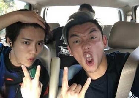 郑恺回应被鹿晗撕名牌发飙 揭鹿晗替换包贝尔上跑男内幕