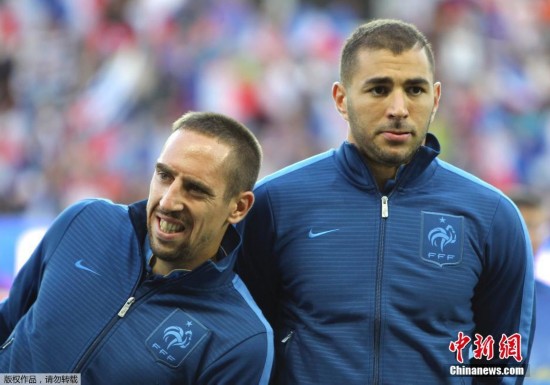 本泽马涉嫌敲诈国家队队友 被法国队无限期禁