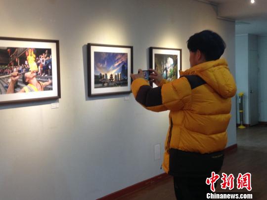 多彩贵州·中国原生态摄影展作品在韩国江原道开展