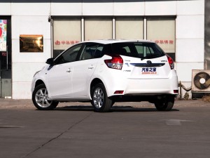  YARiS L  2015 1.5GS Զر