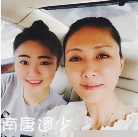 最美星二代!曝童安格20岁漂亮女儿近照