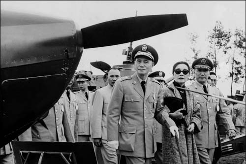 1961年12月,蒋介石,宋美龄,蒋纬国在台北