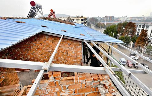 顶楼居民自建房屋出租 武汉城管多次上门硬是