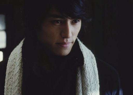 靳东旧照撞脸吴亦凡陈坤 妻子李佳背景揭北电