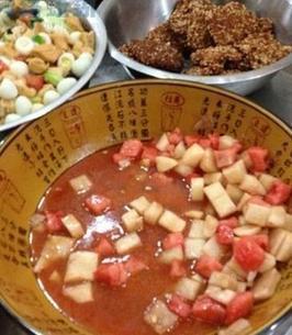 学校食堂火腿肠不算荤菜 盘点各高校黑暗美食