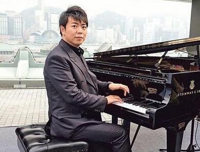 朗朗全身上保险只能弹钢琴牵女生 娇臀易受伤