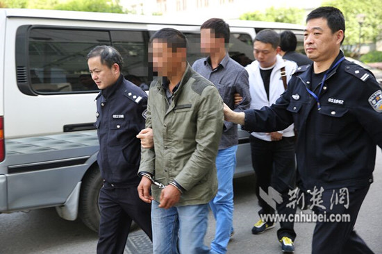 武汉警方摧毁一特大虚开增值税发票团伙 票面