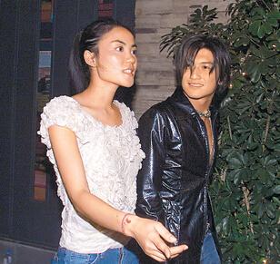 王菲谢霆锋下月在大理完婚 揭锋菲复合后上头