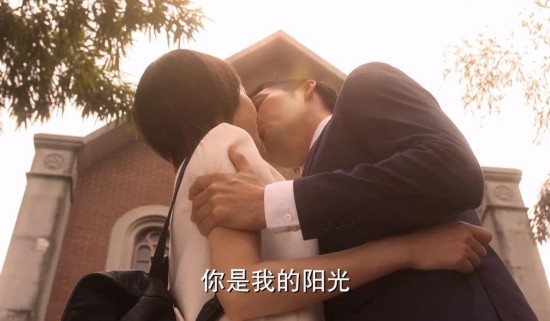 老总小三吻戏_老总和秘书办公室吻戏