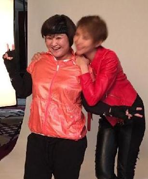 贾玲竟是心机girl 晒与蔡少芬合影虚掉对方脸--