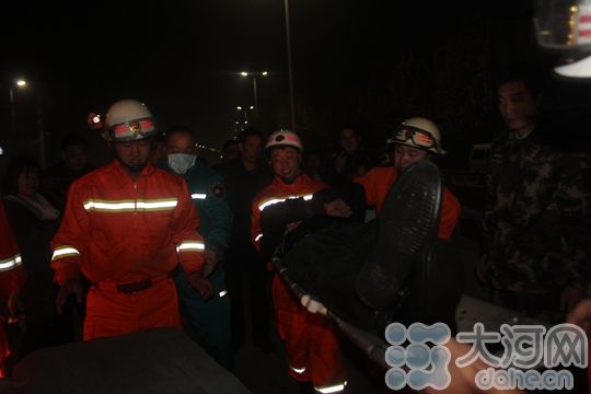 南陽最美消防員夏國慶 寒夜跳入冰河營救落水男子 