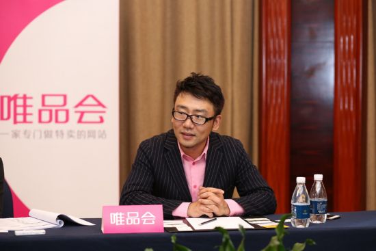 冯佳路:七周年庆再创佳绩 坚持特卖不跟风线下