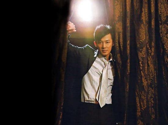 林峰家庭背景雄厚惊人 林峰妹妹被曝像王祖蓝