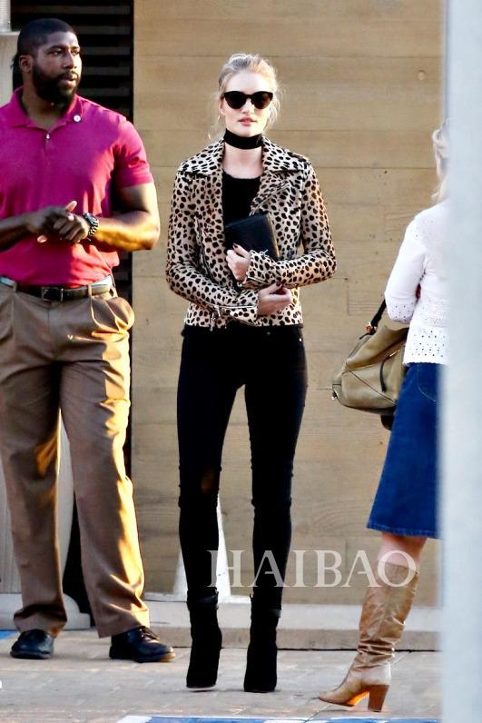ùP~By-fS (Rosie Huntington-Whiteley) ɶG121ƥG̥X
