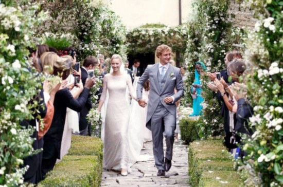 ǭl֮JPdԩ_ (Pierre Casiraghi) PWDBeatrice BorromeojB
