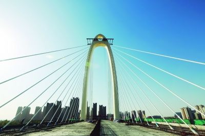 南京六合新城龙池路跨滁河大桥初现雏形