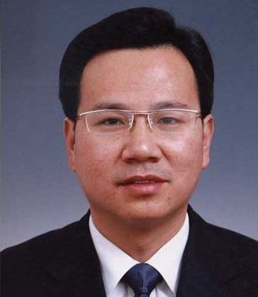 浙江义乌人,1986年6月加入中国共产党,1982年8月参加工作,省委党校