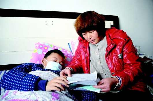 山东济宁10岁男孩得肝病 盼手术时狱中父亲能