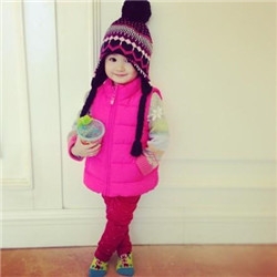  李小鹏妻子怀二胎  妻子孕肚明显 奥莉萌照大集