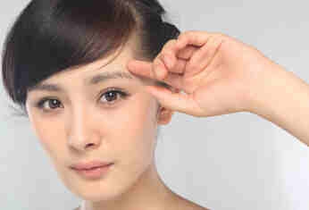 杨幂摆一字马长腿惊人 盘点娱乐圈美腿身材性感女明星