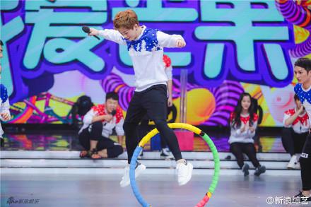 快乐大本营李易峰吴亦凡公主抱 吴昕遭抛弃易