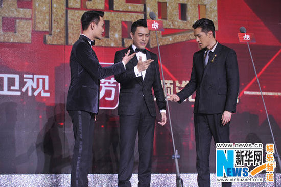 《国剧盛典》拆cp大战:靳东拉开王凯王鸥 金星