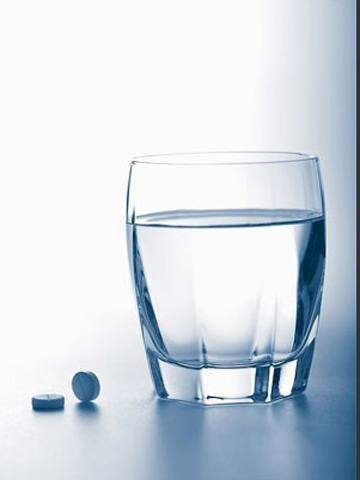 心脏病睡前一杯救命水 一杯白开水可以搞定九