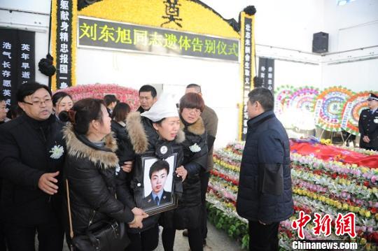 江苏盐城29岁民警因公殉职 五个春节未回家团